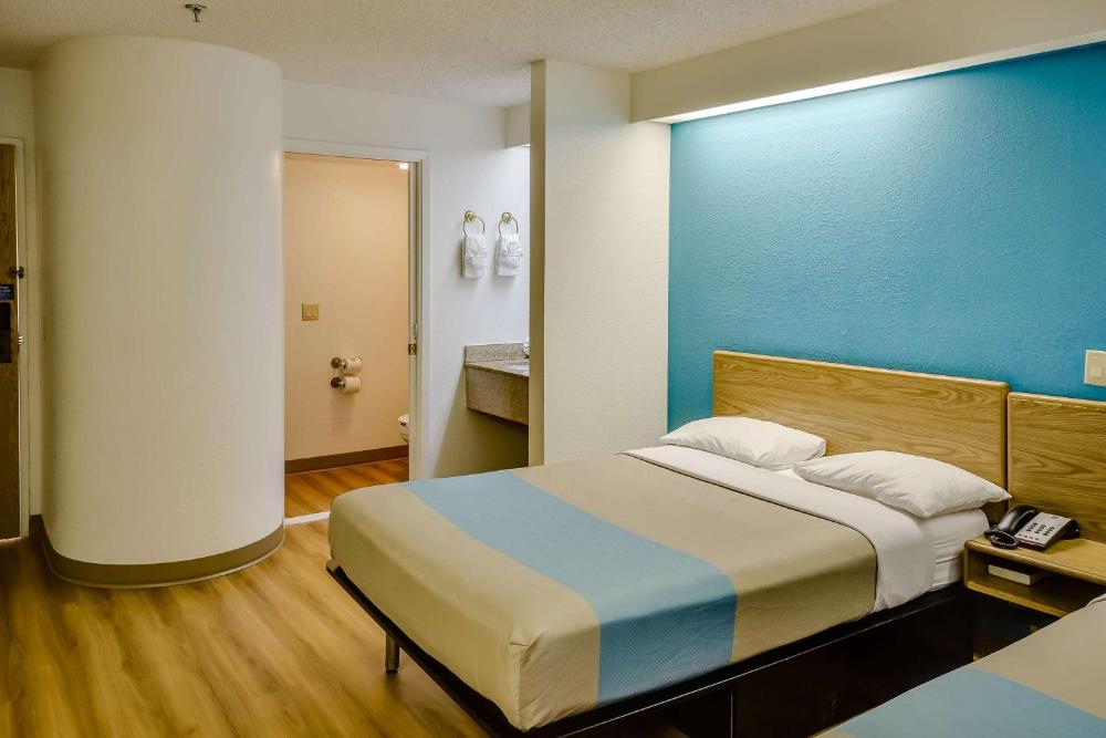 Quadruple Room - Non-Smoking interior