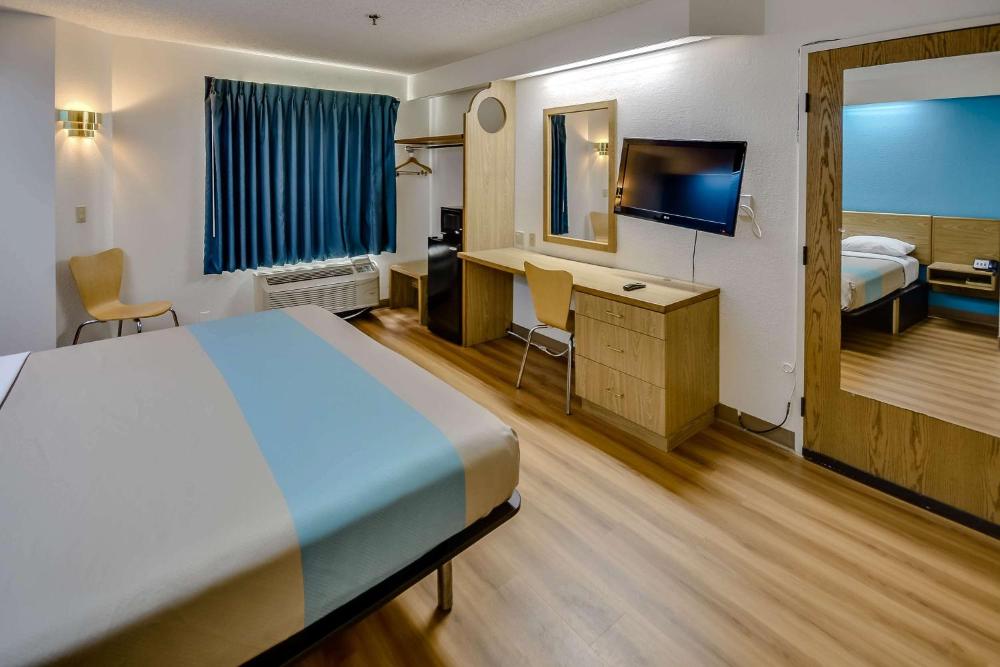 Suite - Non-Smoking interior